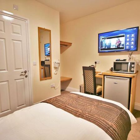 Central Studios Gloucester Place By Roomsbooked Cheltenham Esterno foto