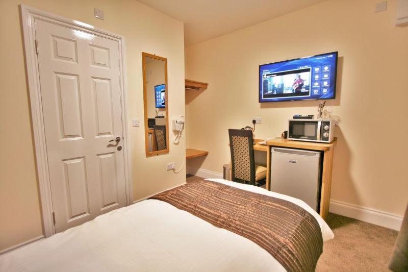 Central Studios Gloucester Place By Roomsbooked Cheltenham Esterno foto