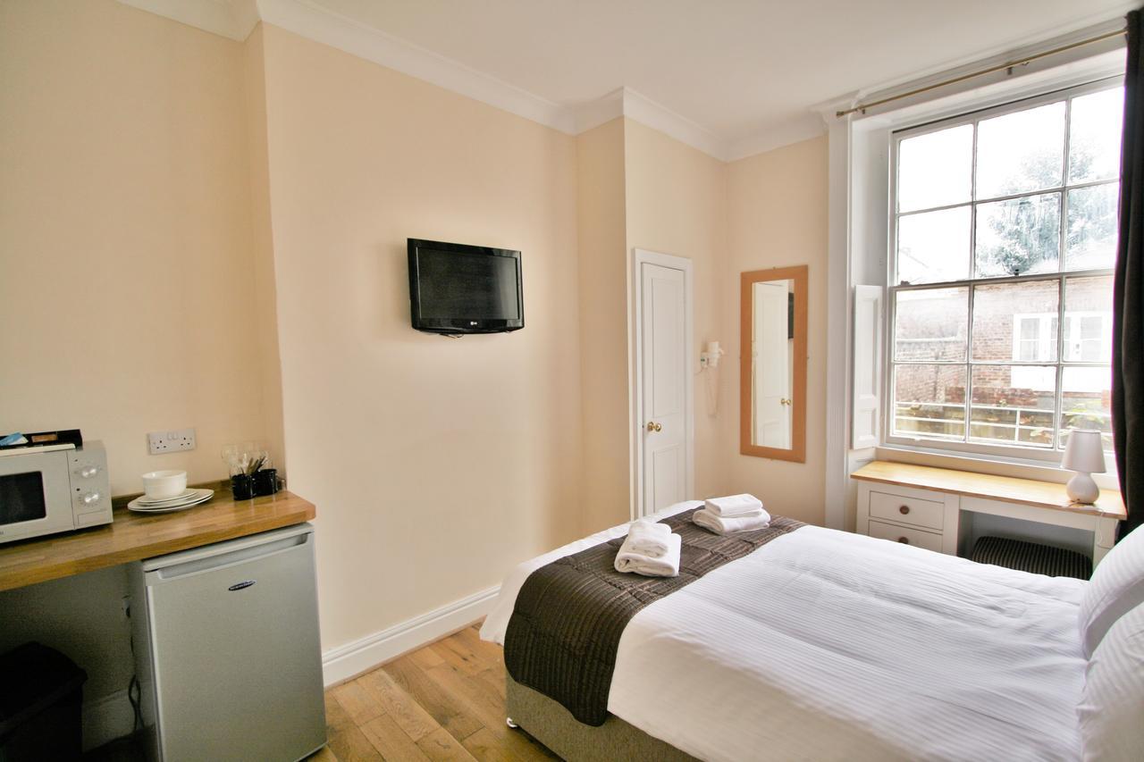 Central Studios Gloucester Place By Roomsbooked Cheltenham Esterno foto