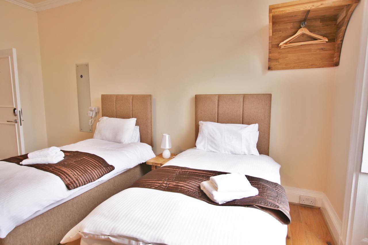 Central Studios Gloucester Place By Roomsbooked Cheltenham Esterno foto